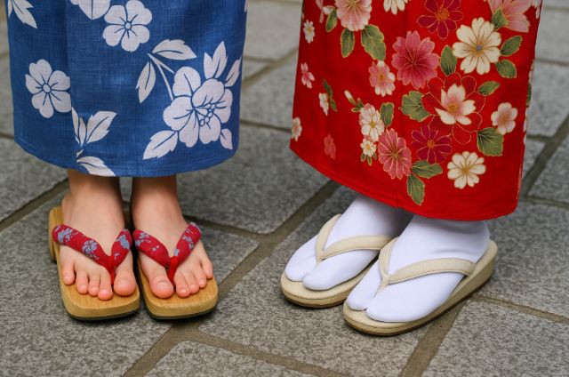 履物(下駄か草履か)の違い