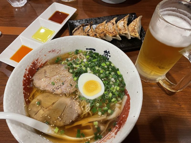 ラーメンとビール４
