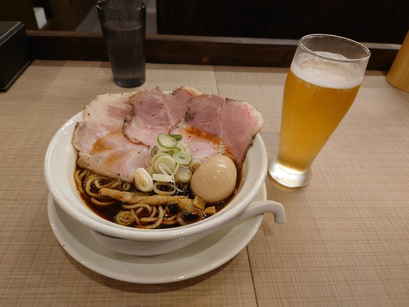 ラーメンとビール１