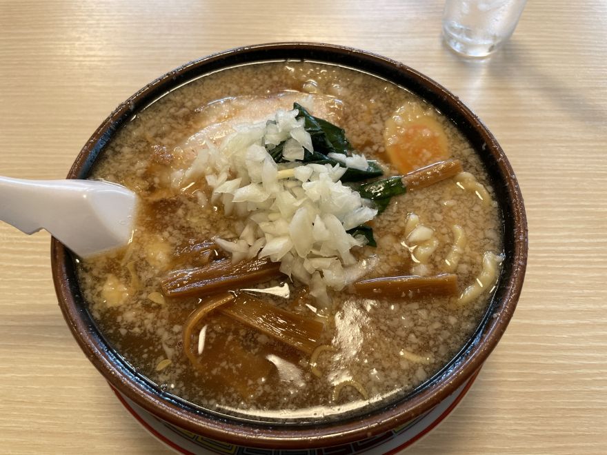 燕三条系背油ラーメン