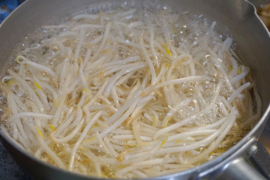 もやし 茹でる